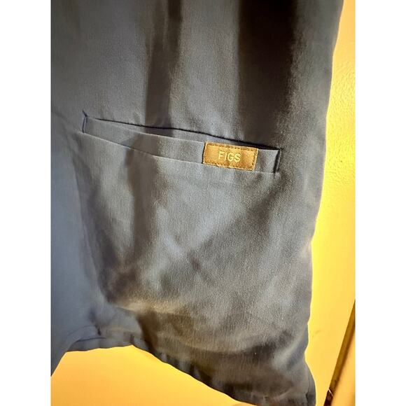 Figs Scrub Top - Picture 3 of 8